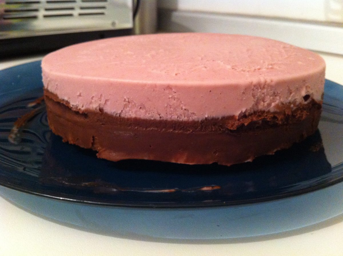 Torta semifredda doppia ganache: fondente e fragole