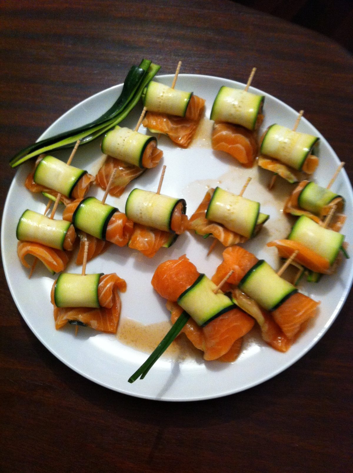 Involtini di salmone e zucchine: dieci minuti e non mi fate domande