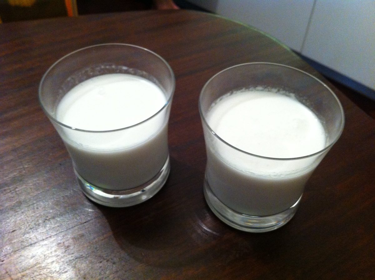 Ho aperto due noci di cocco con un cacciavite. Sì, anche questo.